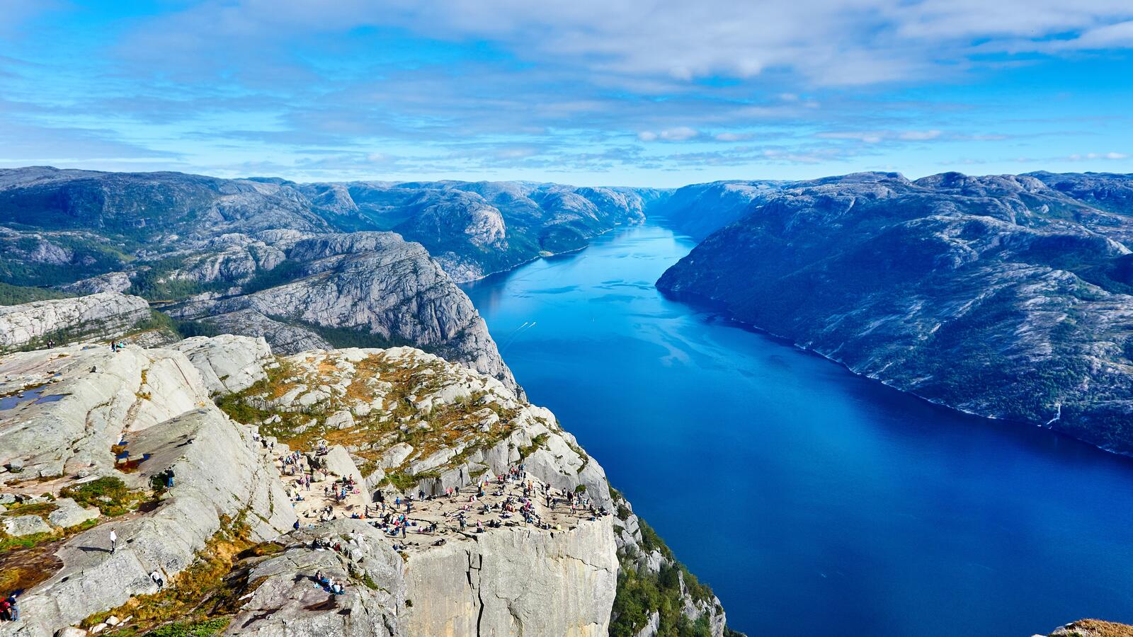 Бесплатное фото Река в Норвегии летним днем