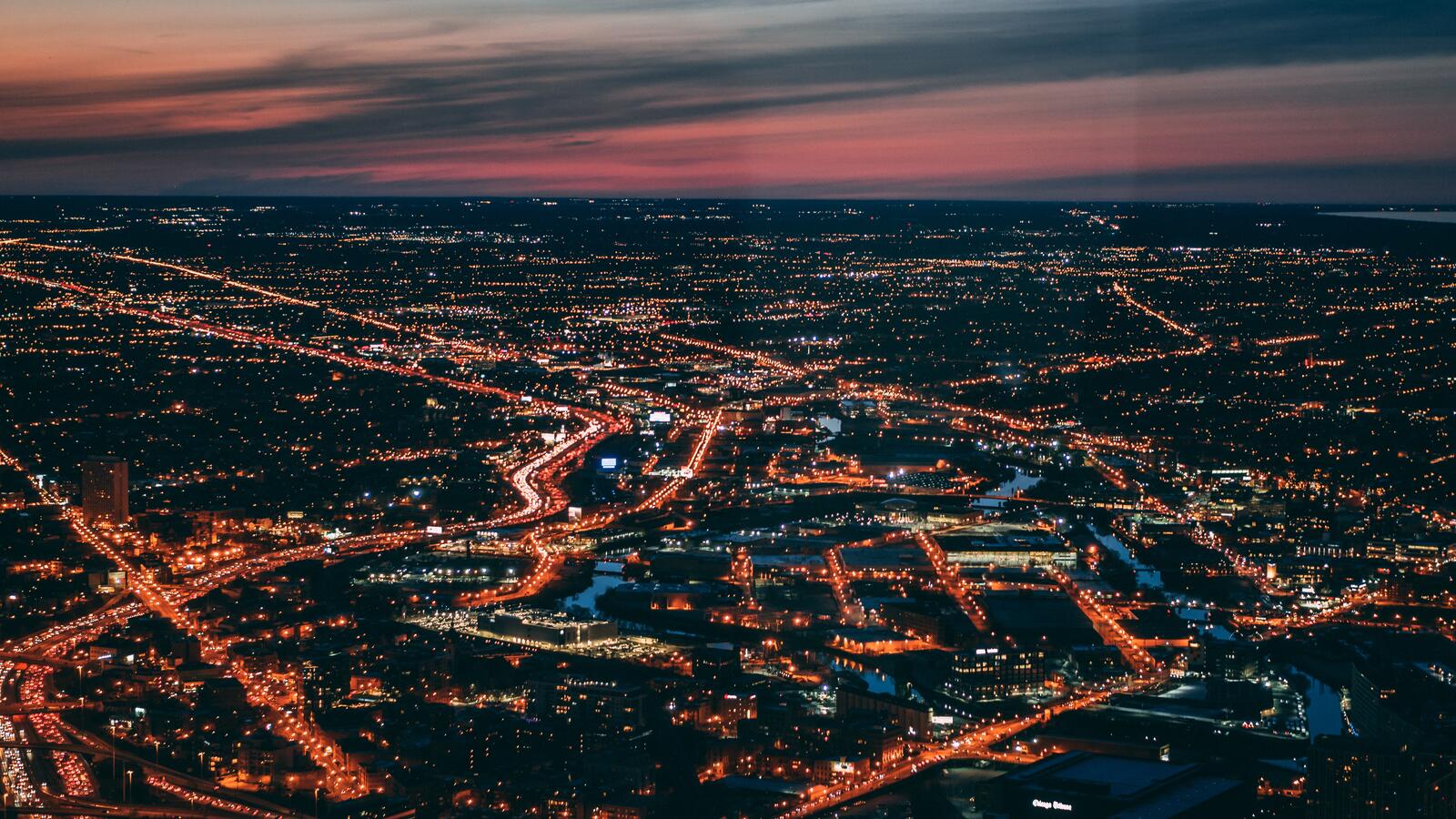 Бесплатное фото Большой городской пейзаж ночью
