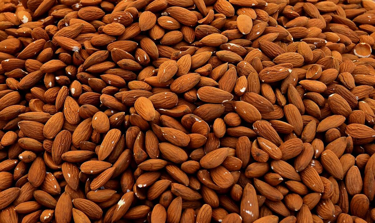 A large amount of almonds