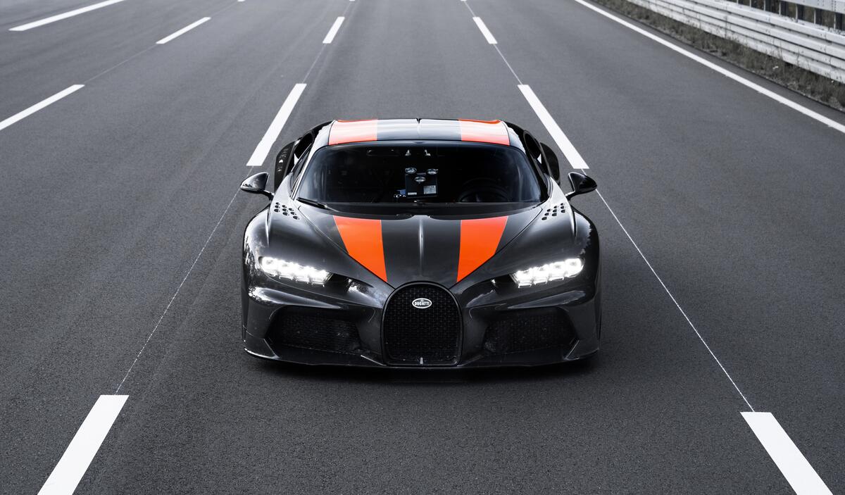 Bugatti chiron prototype in black