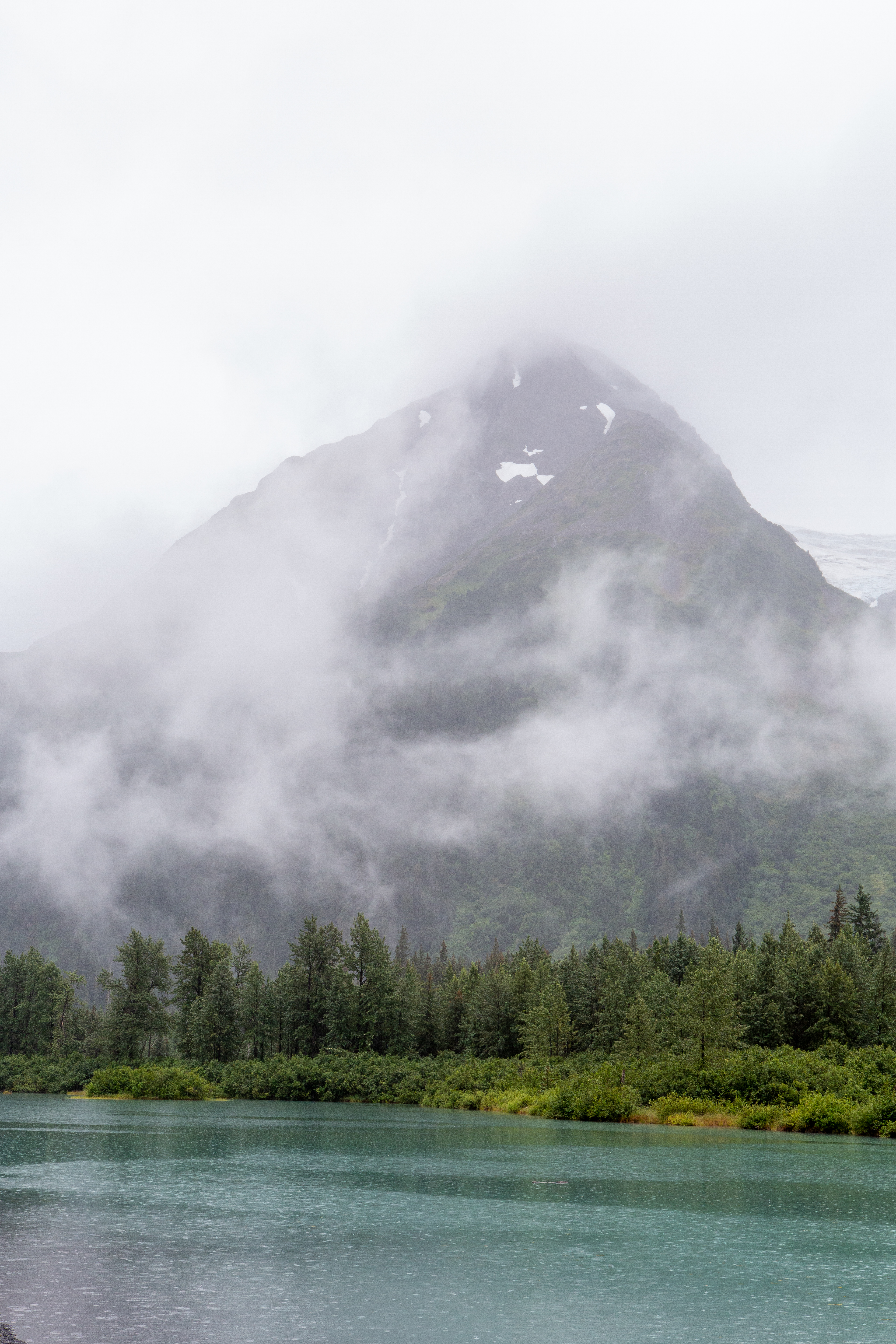 Free photo Fog in mountainous terrain