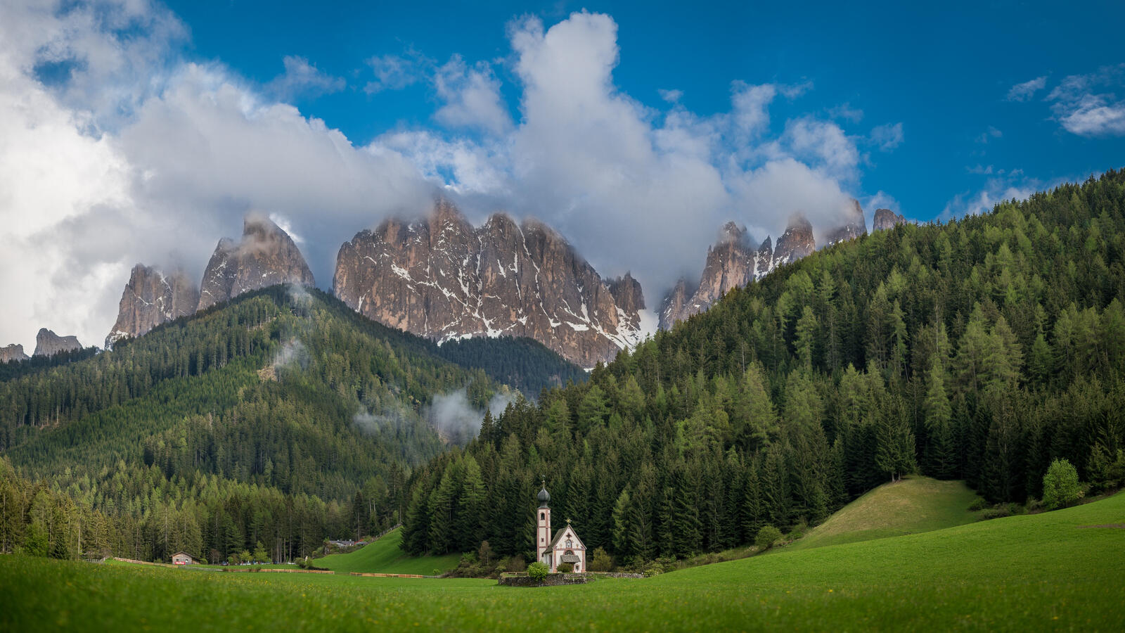 Wallpapers wallpaper italy slope church on the desktop