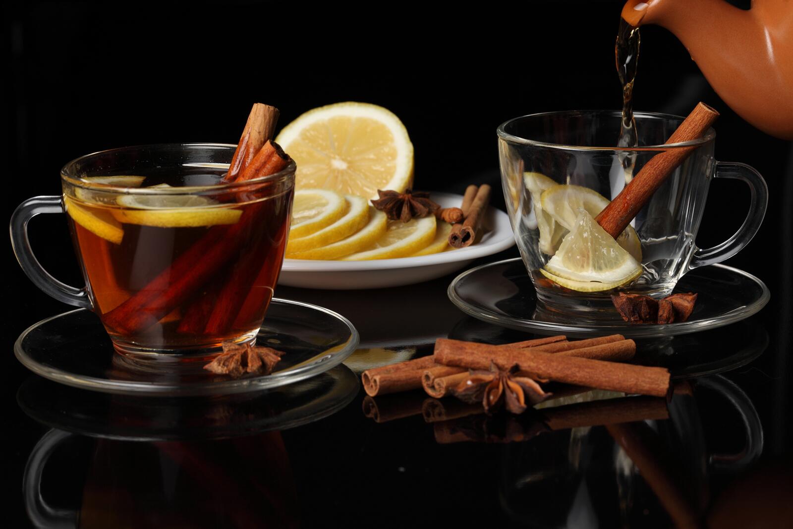 Бесплатное фото Чай с корицей и лимоном