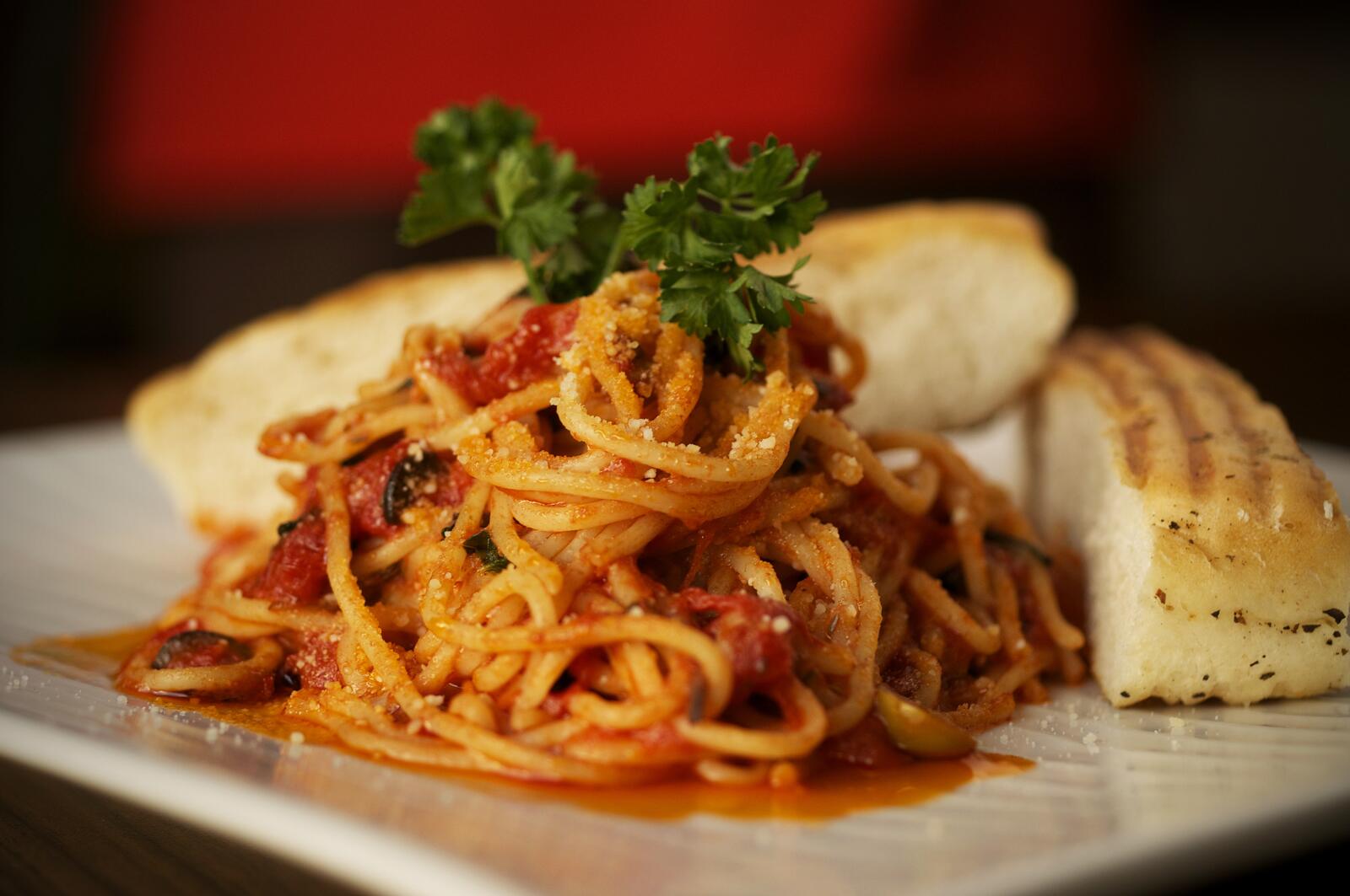 Free photo Spaghetti in sauce