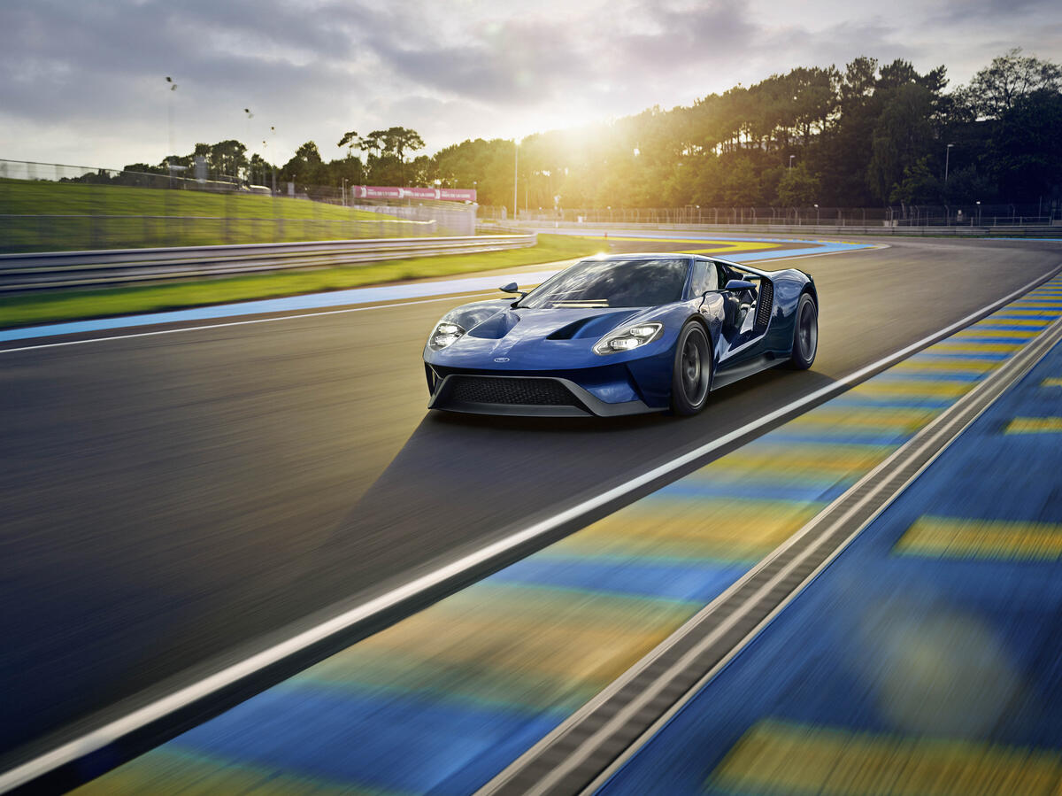 The 2018 Ford GT in blue at sunset