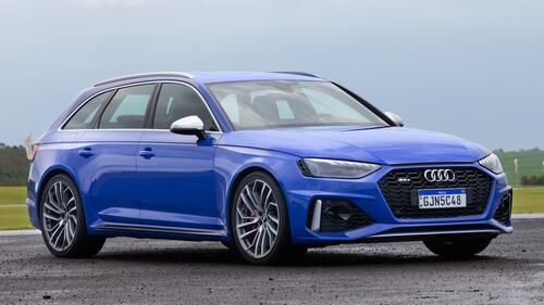 Audi rs 4 avant blue