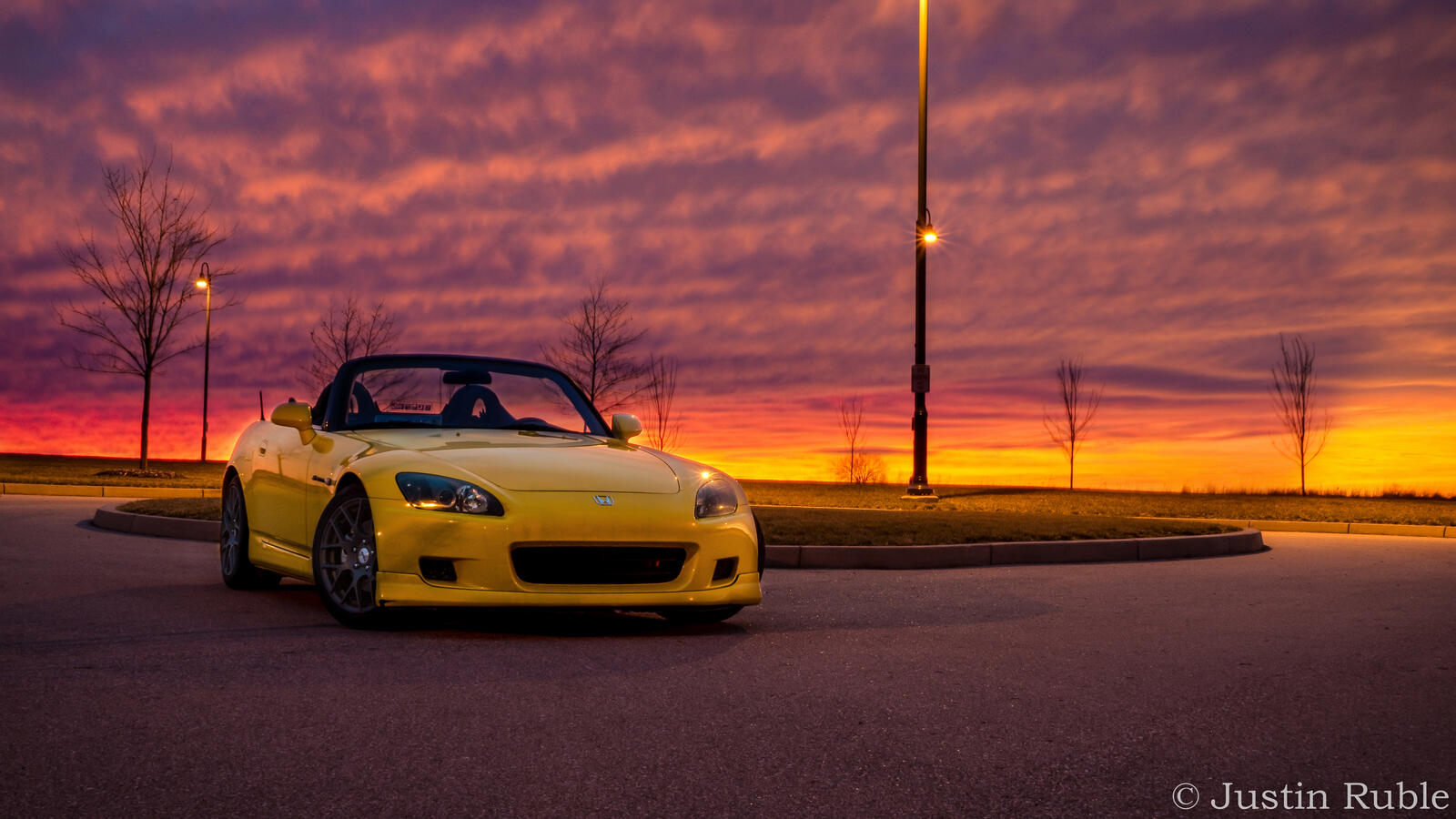 免费照片夕阳下的黄色本田 S2000