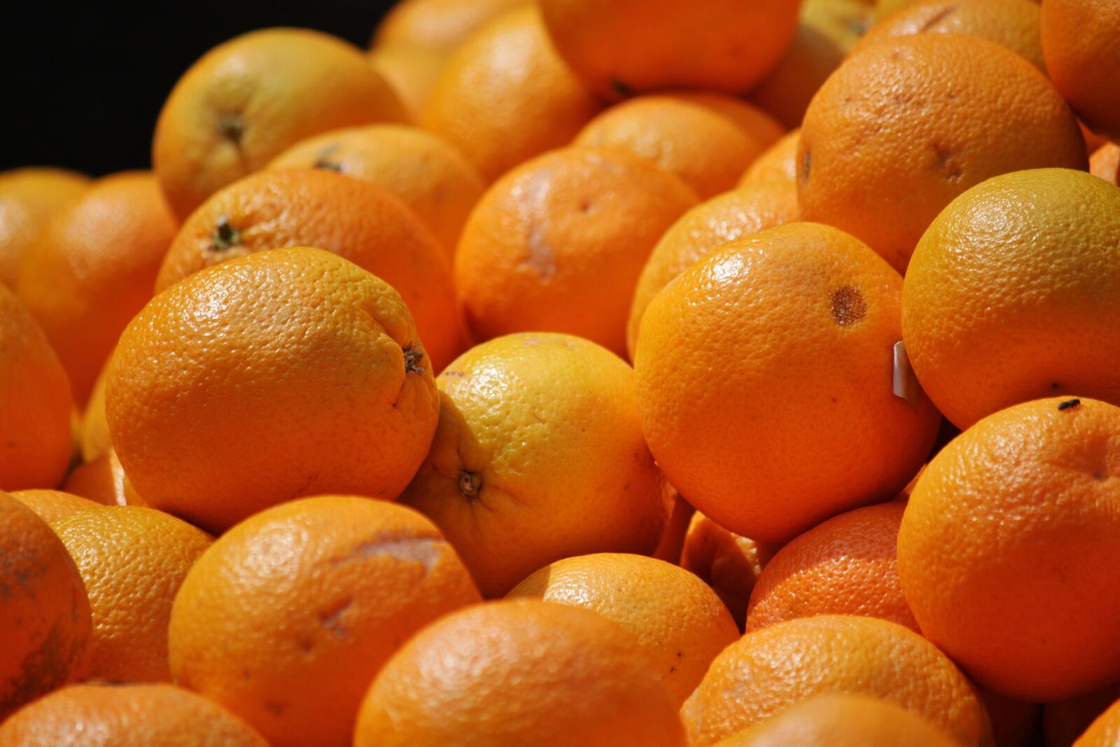 Бесплатное фото Большая куча апельсинок на картинке
