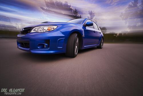 Subaru Impreza синего цвета