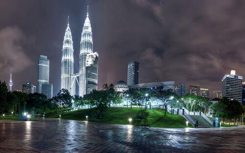 Столица Малайзии в ночи