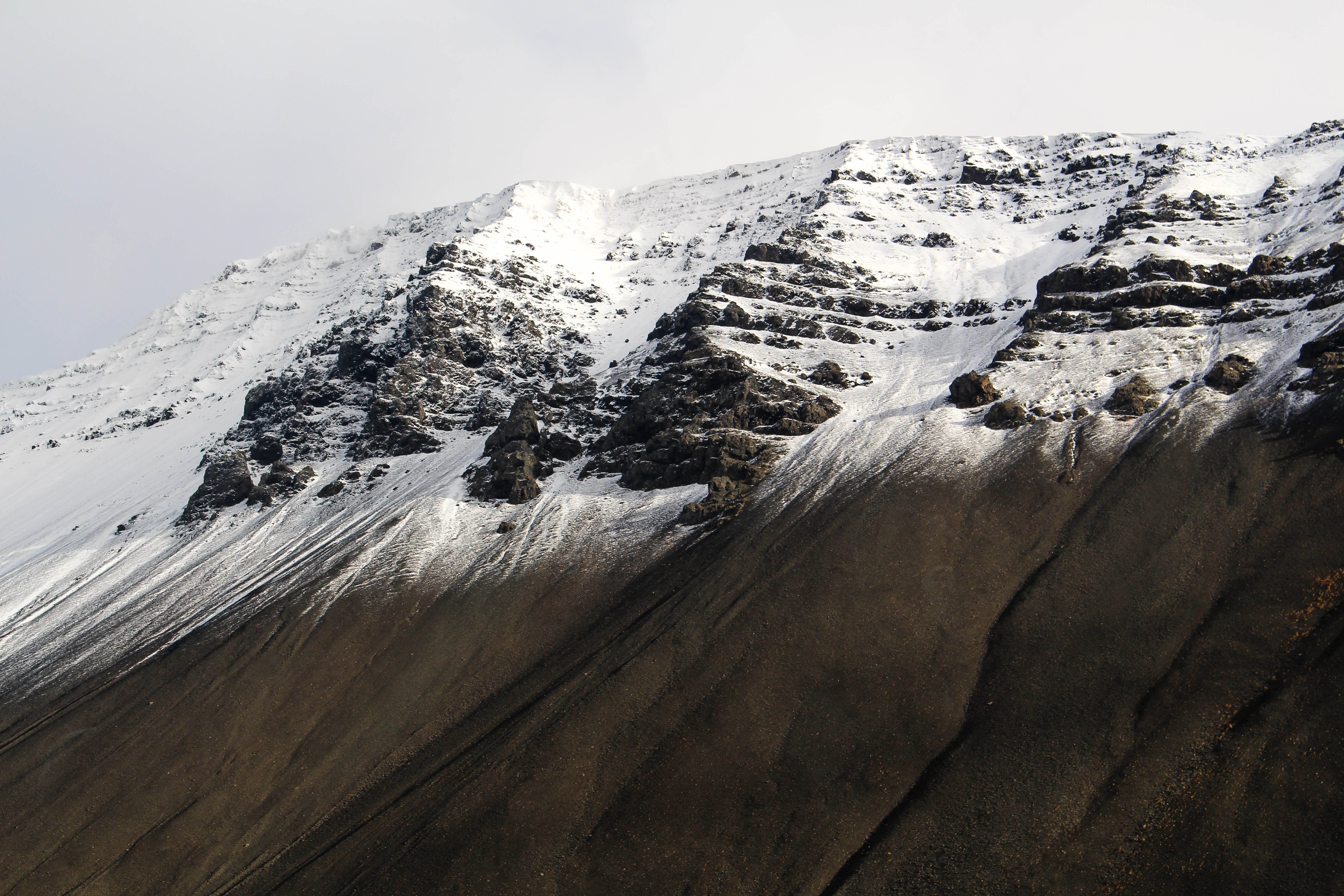 Бесплатное фото Снежный хребет горы