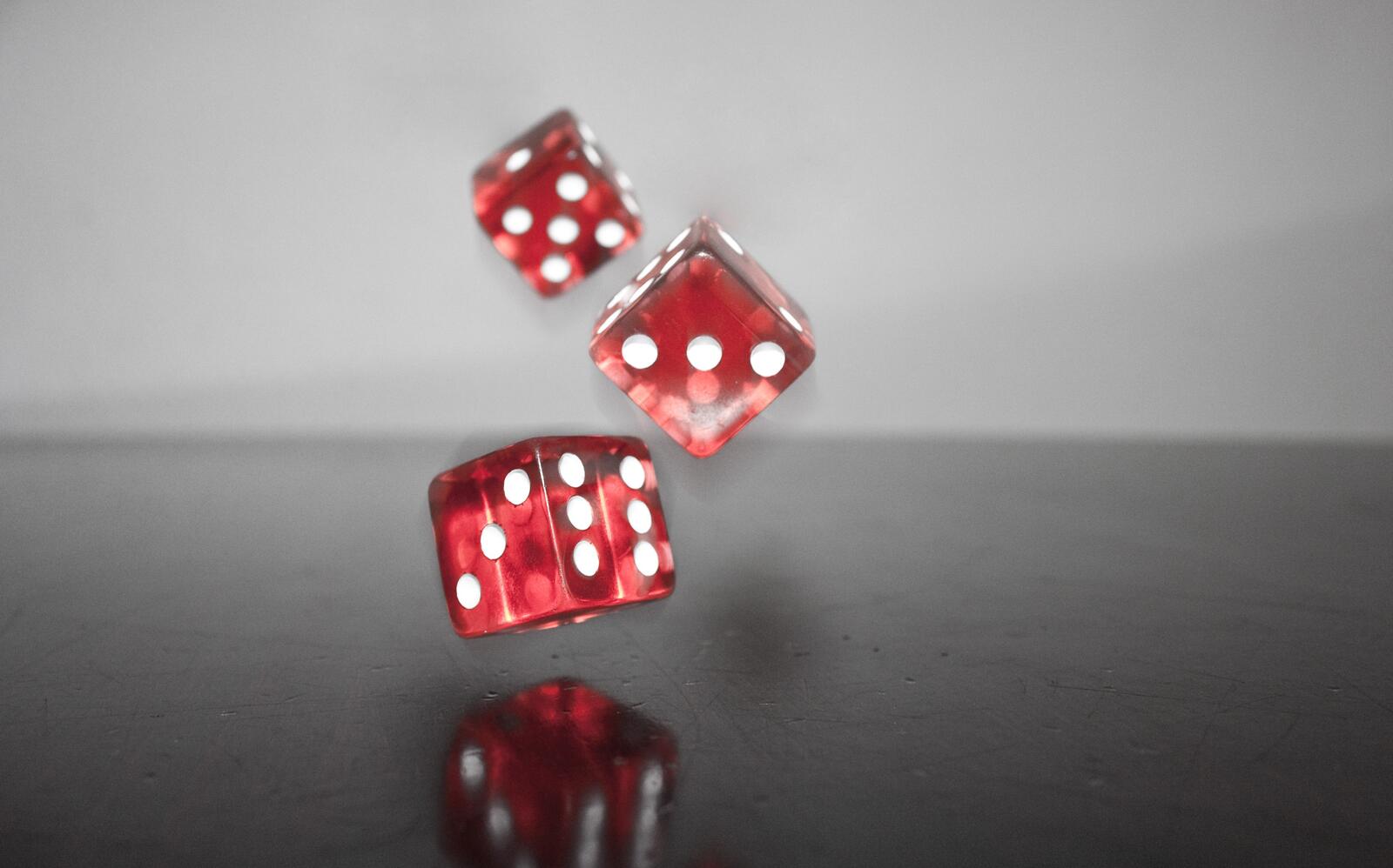 Free photo Thrown red dice