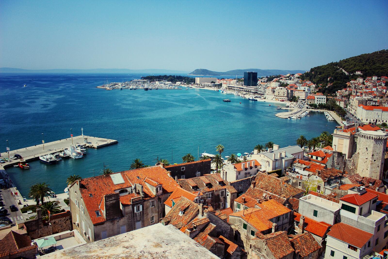 Free photo Houses by the sea in Croatia