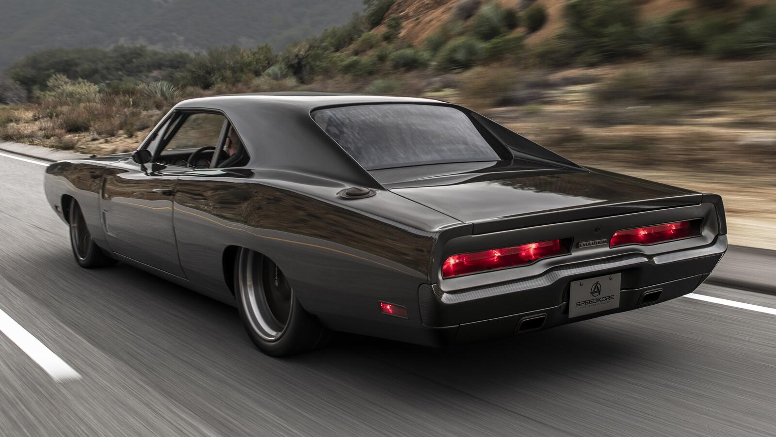 Free photo Dodge Challenger on the move