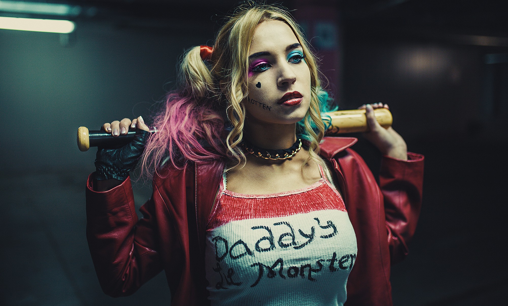 Free photo Harley Quinn impersonator