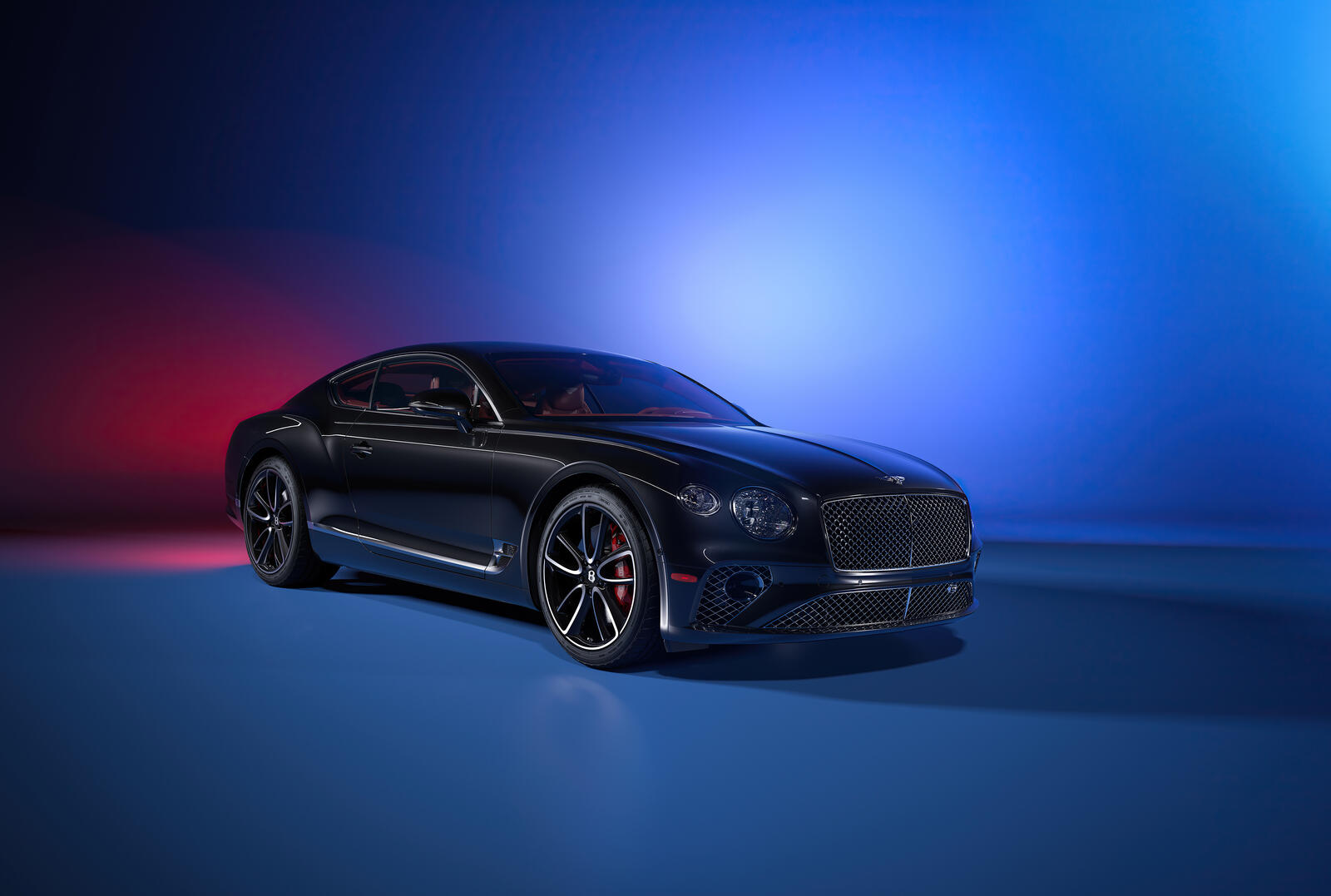 Free photo Bentley Continental GT coupe in black