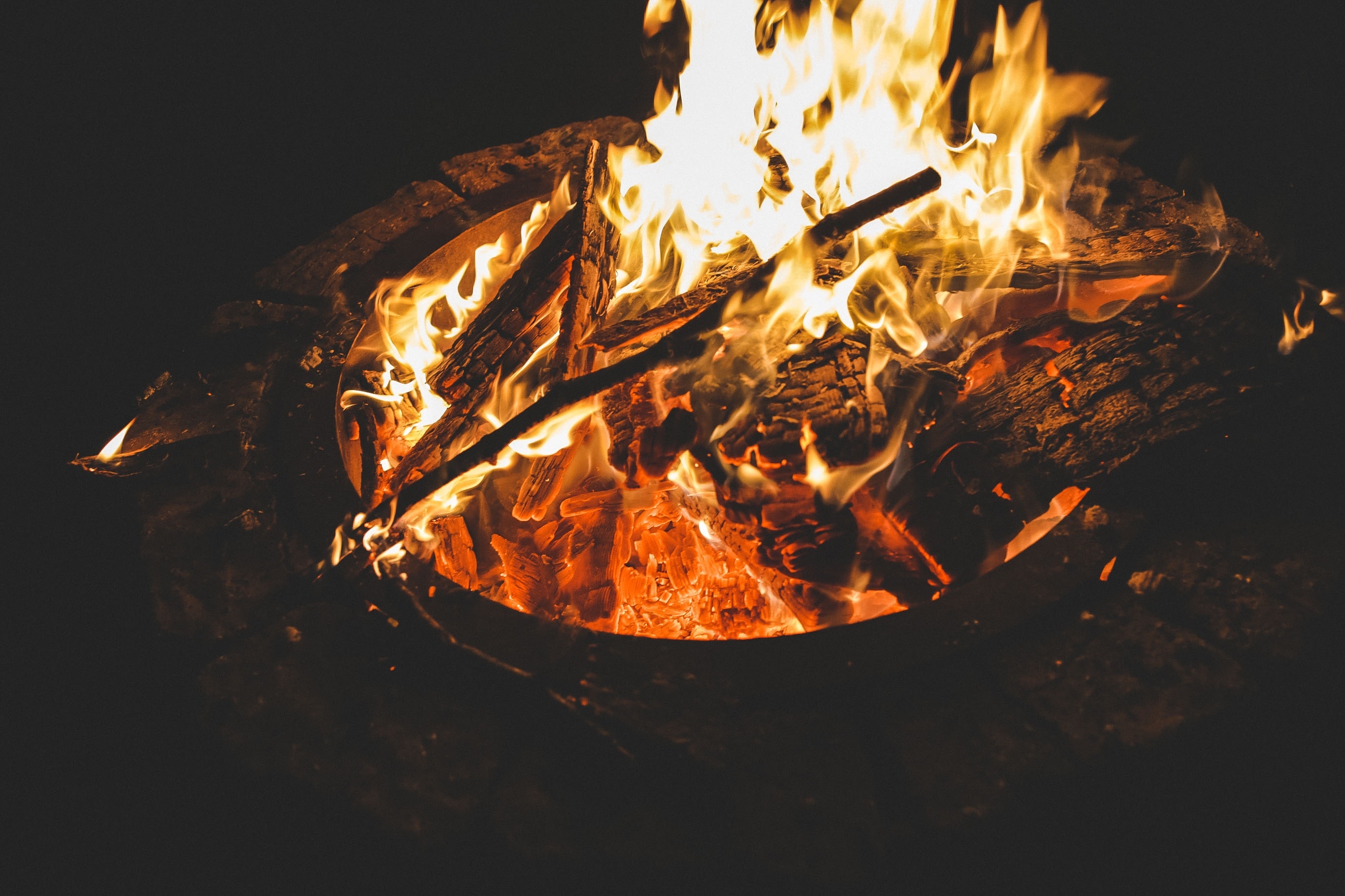 Фото бесплатно обои пламя, камин, древесина