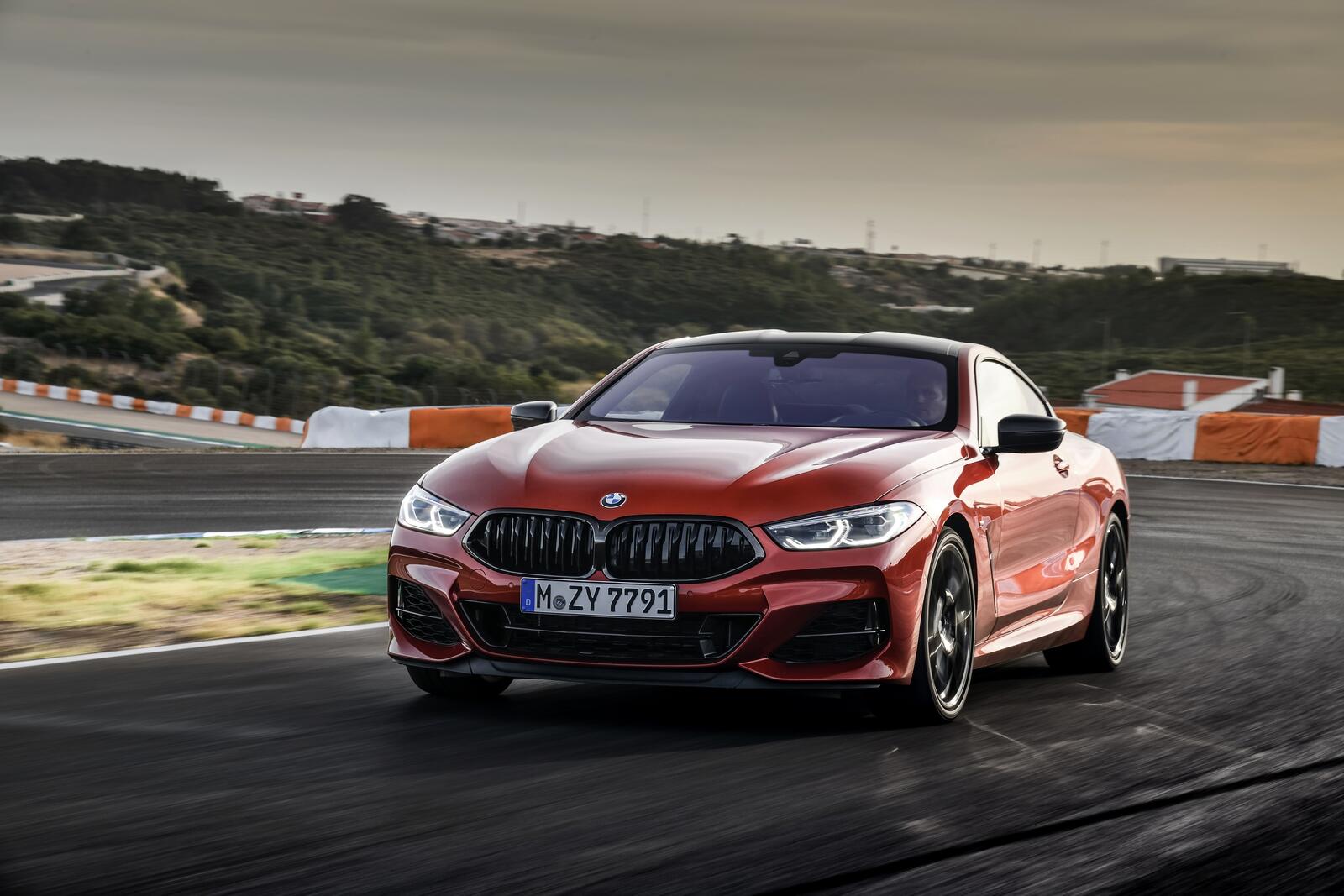 Free photo Red BMW 8 Series Coupe M850i Sport