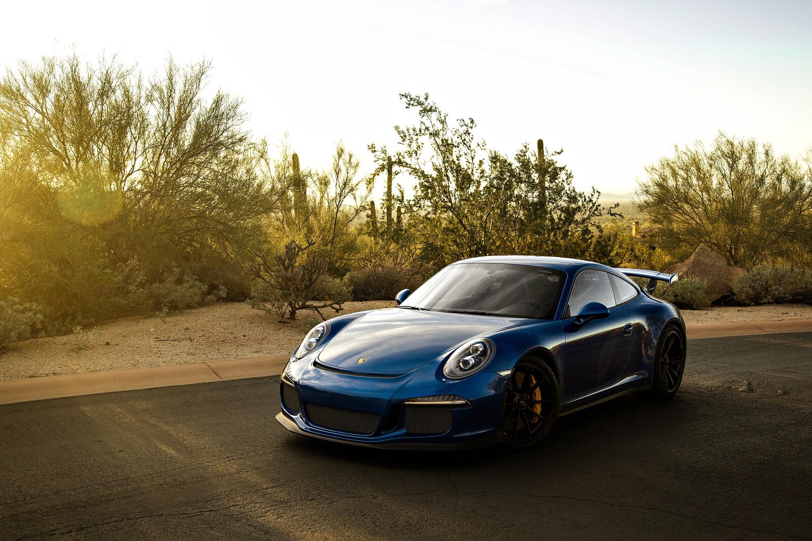 Бесплатное фото Синий Porsche 911 GT3