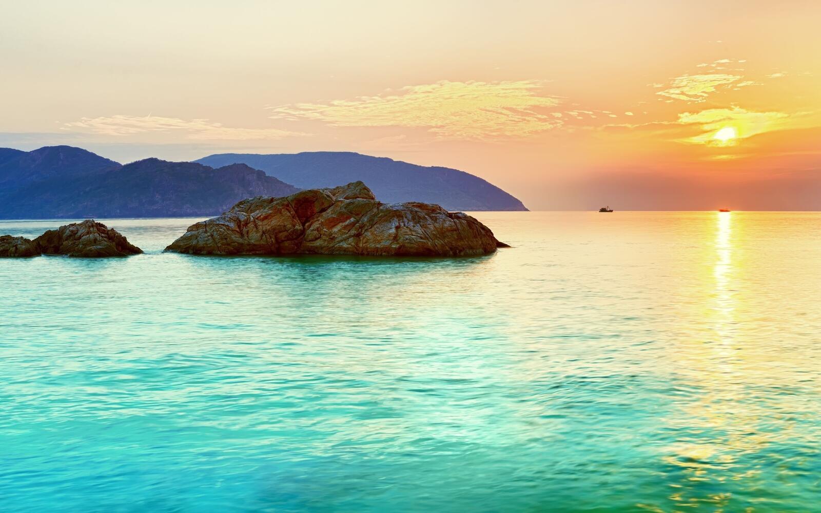 Бесплатное фото Солнечный закат на море