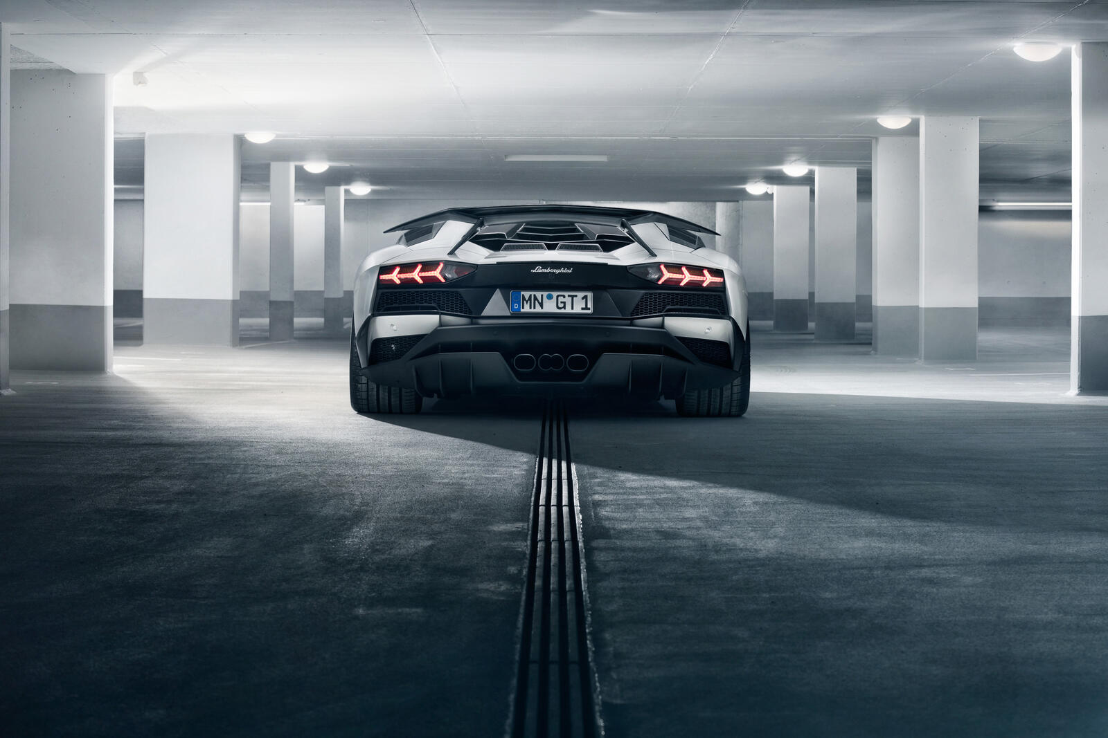 Wallpapers Lamborghini Aventador S backside spoiler on the desktop