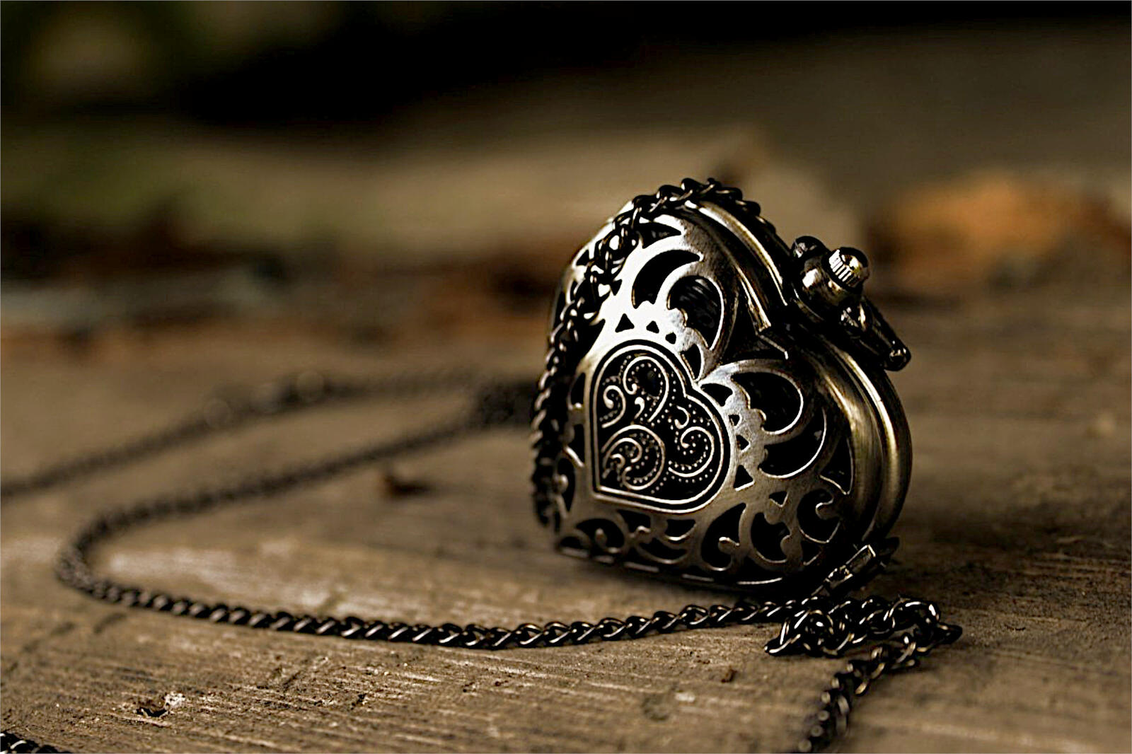 Бесплатное фото Железный кузон в форме сердечка